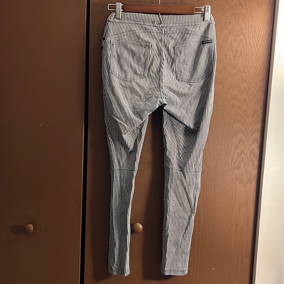 Black & white patterned jeggings - Picture 6 of 7